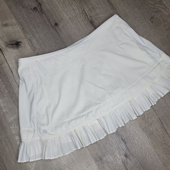 Lululemon City Sky Run By Skirt White size 10 pockets ruffle tennis skirt - Picture 8 of 9